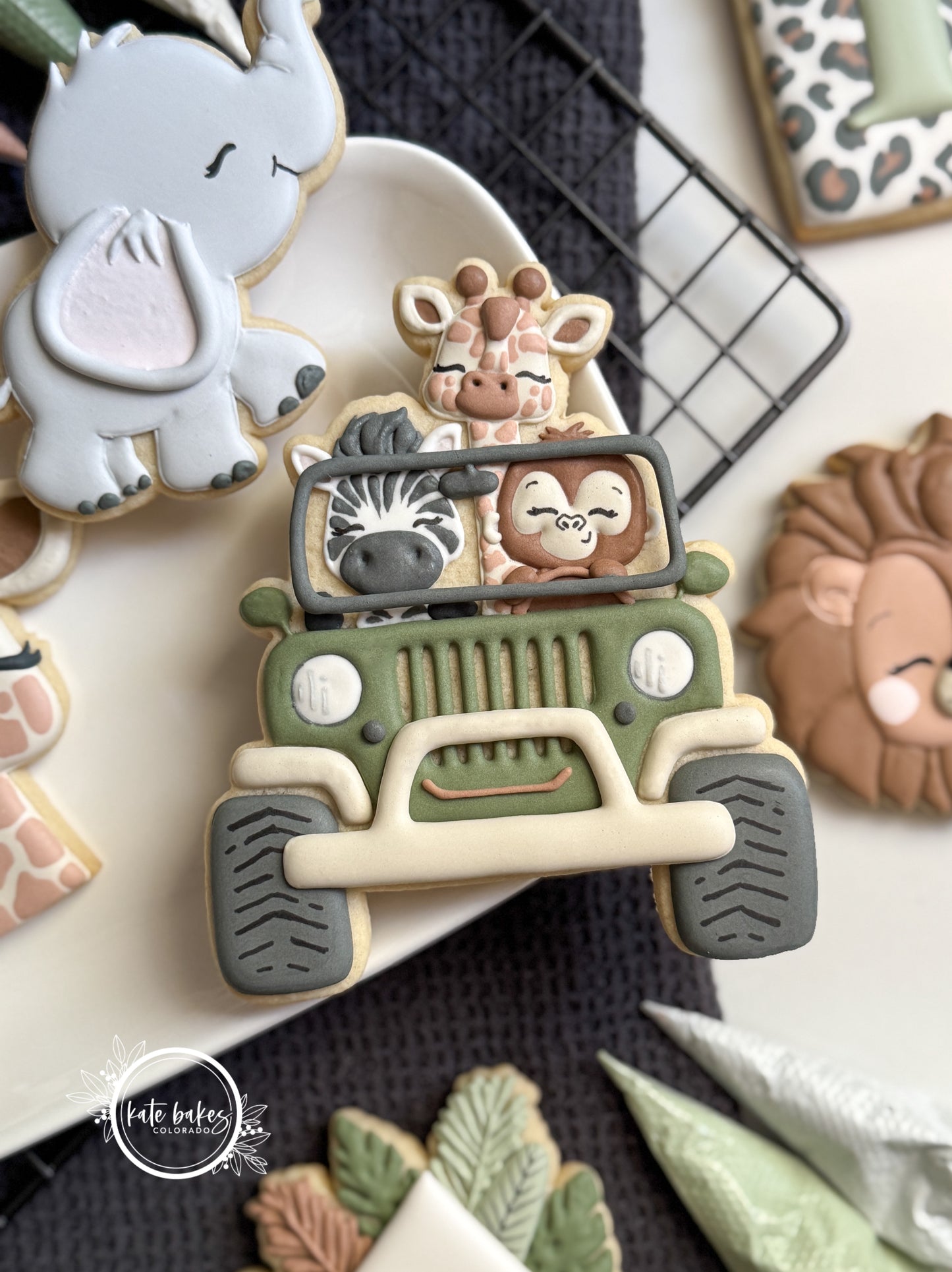 Ours avec modèle de couronne de fleurs tropicales + feuille de transfert