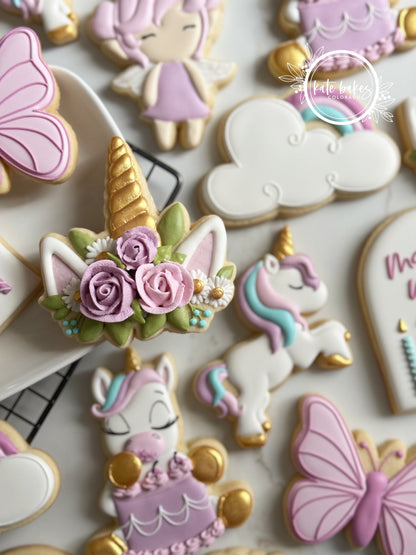 Cortador de galletas con corona de flores de unicornio