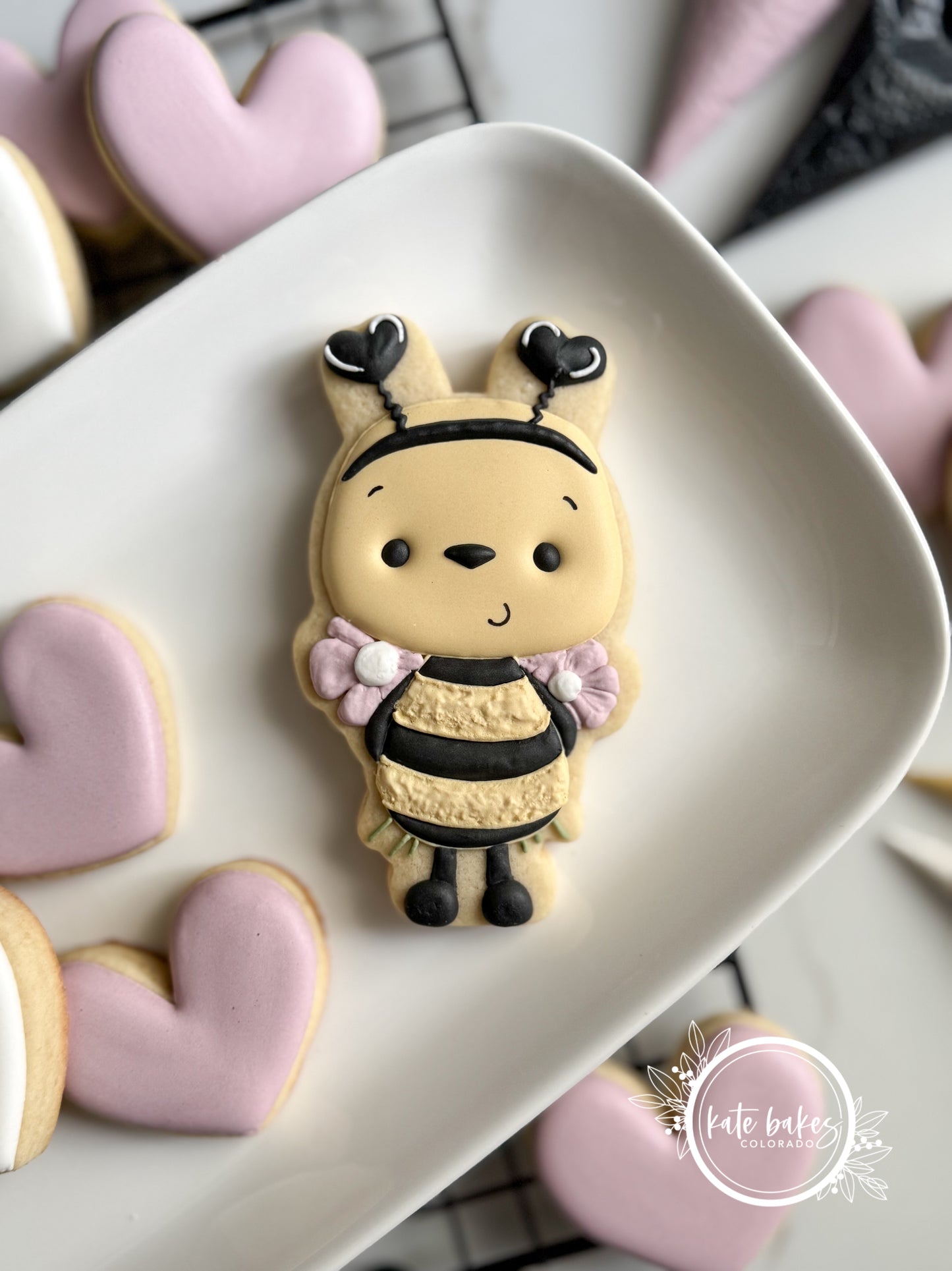 Bee with Flowers No.1 Cookie Cutter