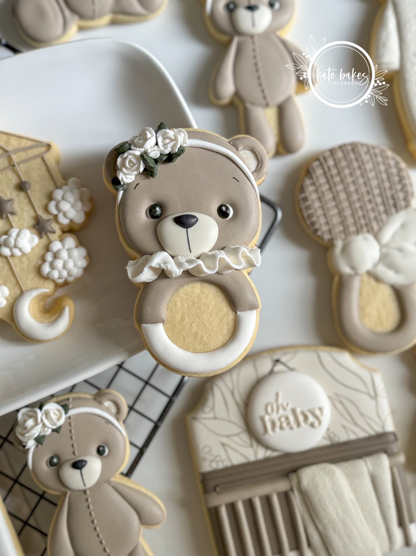 Cortador de galletas con sonajero para bebé osito