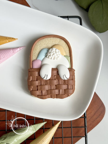 Cortador de galletas de canasta de Pascua con trasero de conejito