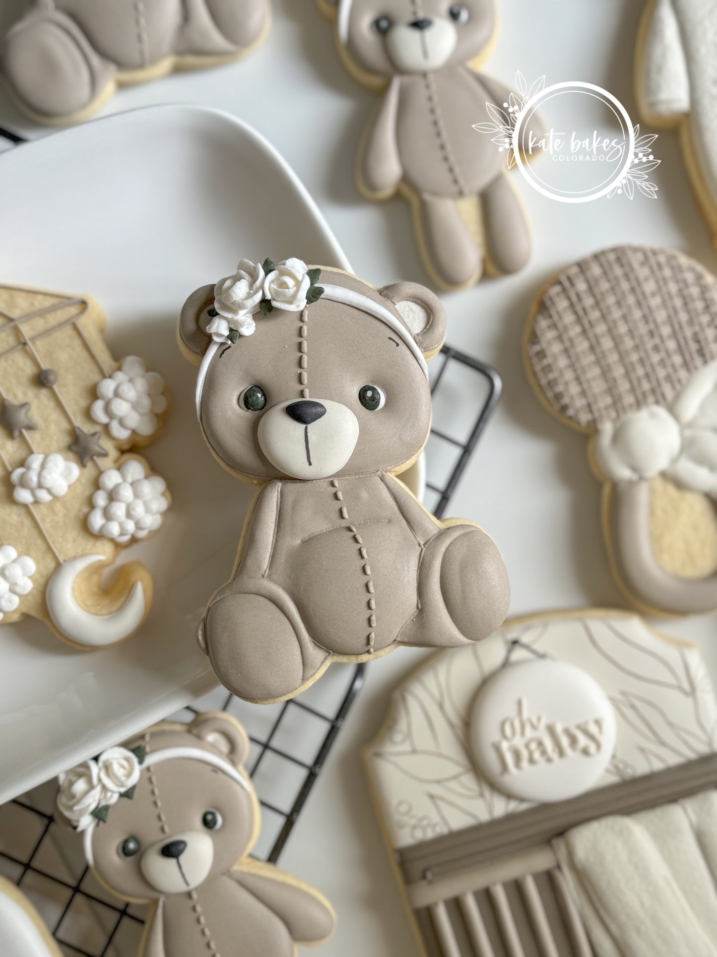 Cortador de galletas Oso Sentado con Diadema de Flores